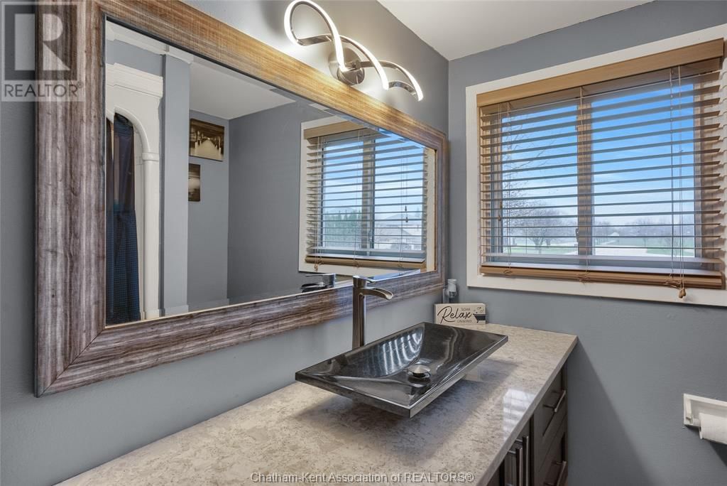 12 DONALDA DRIVE Image 36