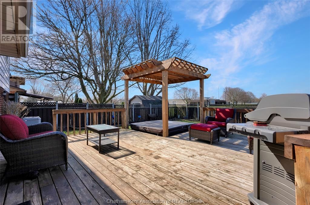 12 DONALDA DRIVE Image 41