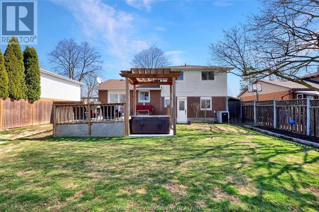 12 DONALDA DRIVE Image 43