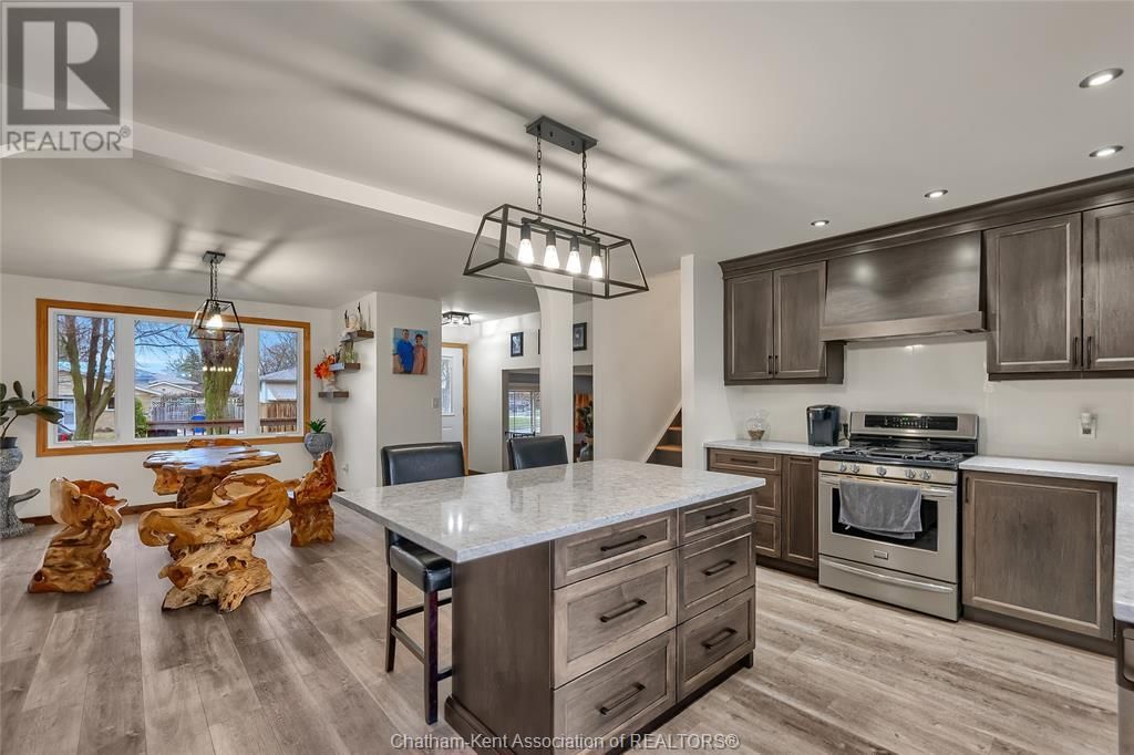 12 DONALDA DRIVE Image 8