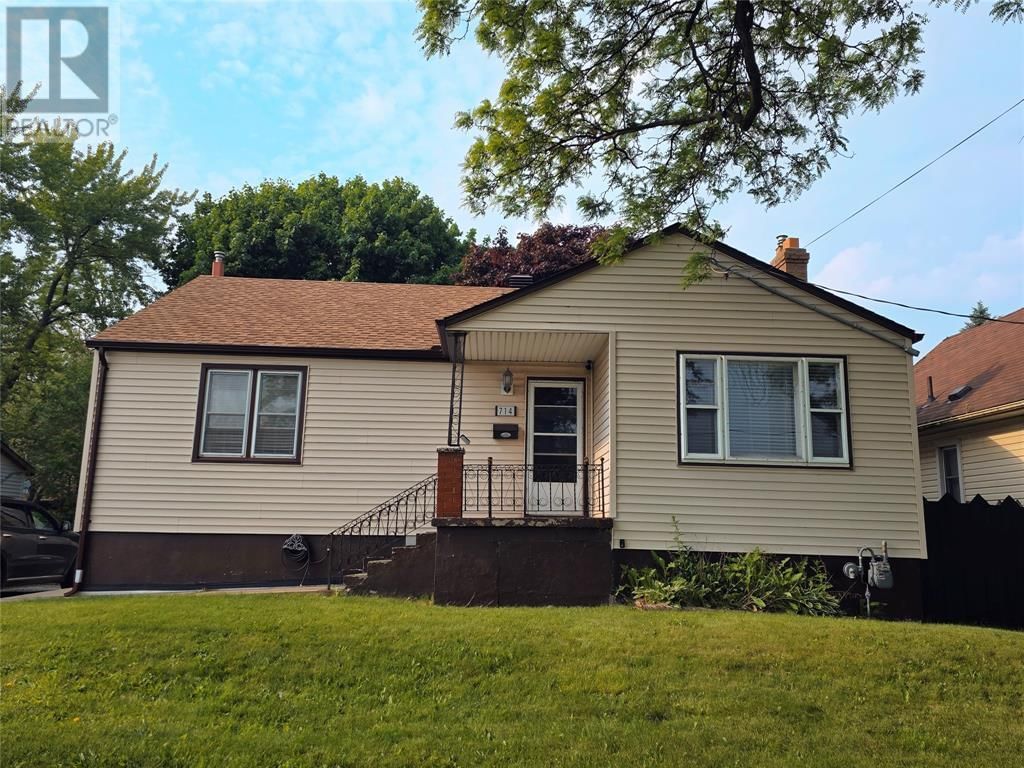 714 CAMPBELL STREET Image 1
