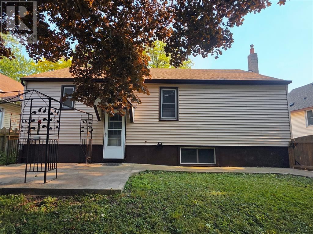 714 CAMPBELL STREET Image 20