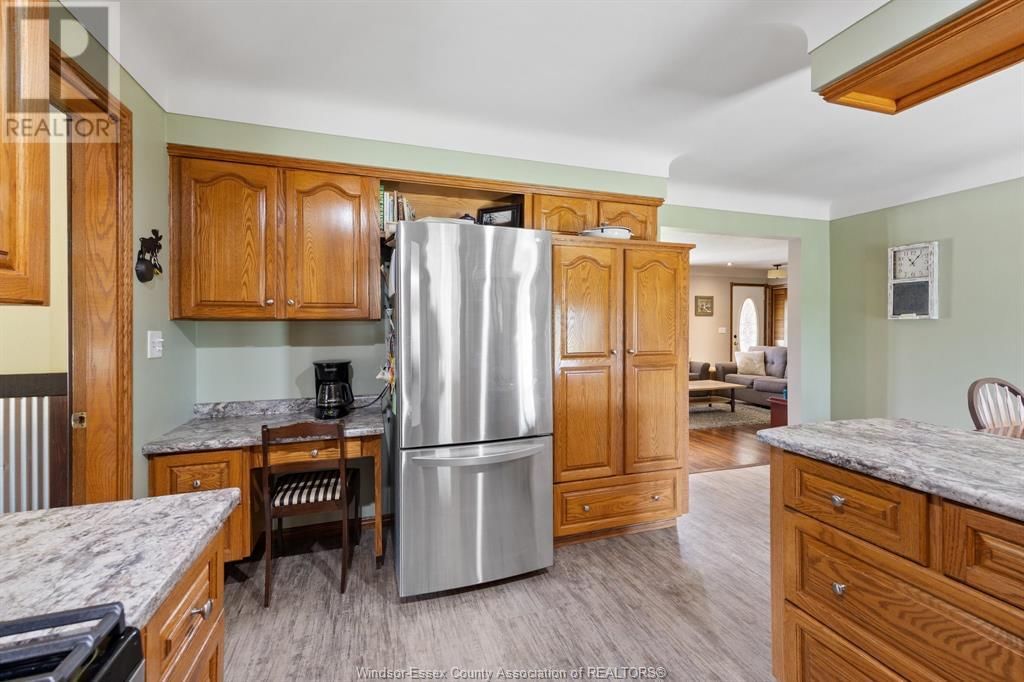 836 TALBOT ROAD Image 15