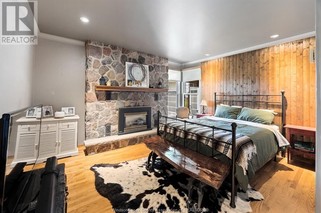 836 TALBOT ROAD Image 16