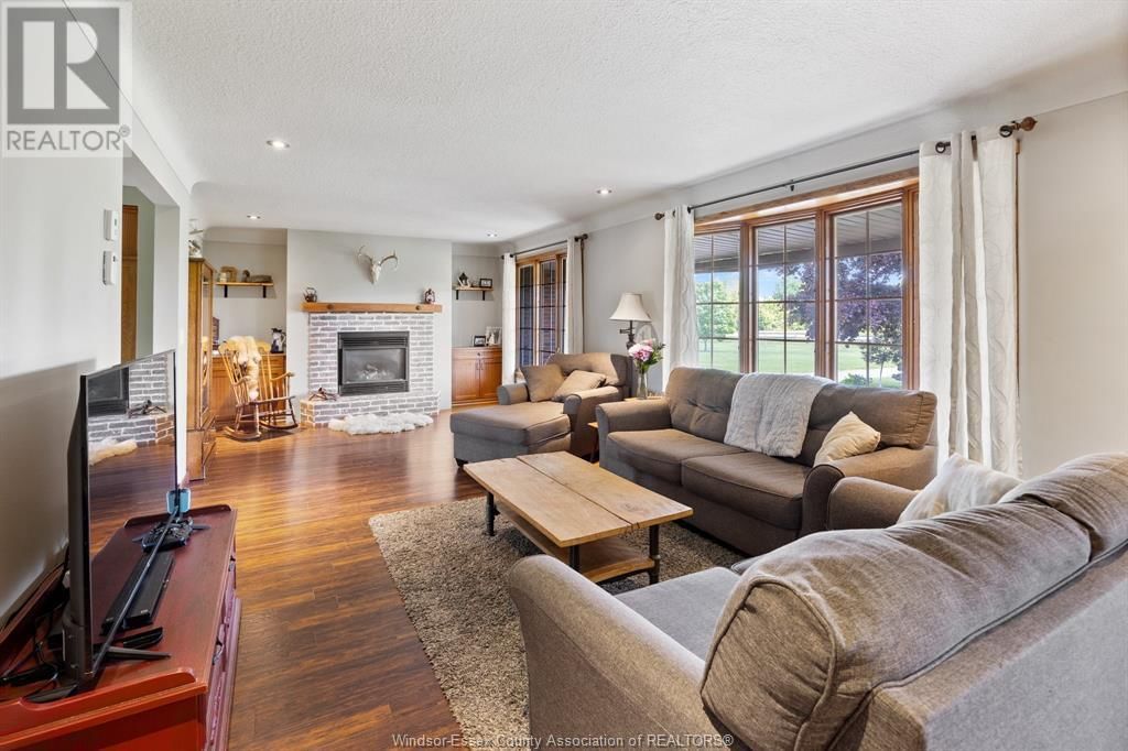 836 TALBOT ROAD Image 7