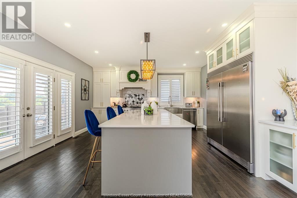 929 CHATEAU Image 10
