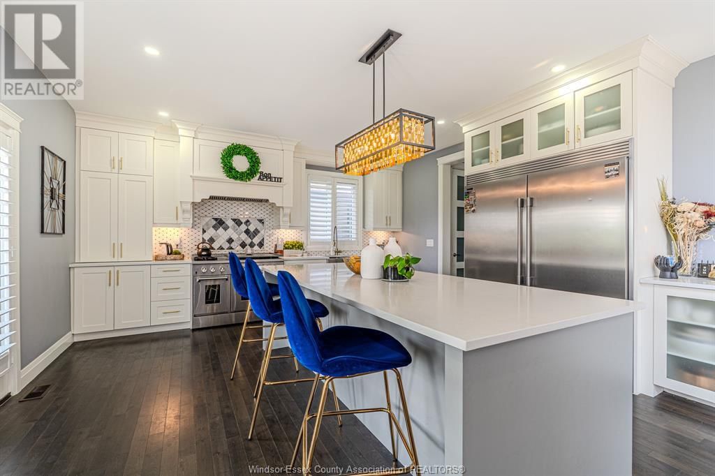 929 CHATEAU Image 14