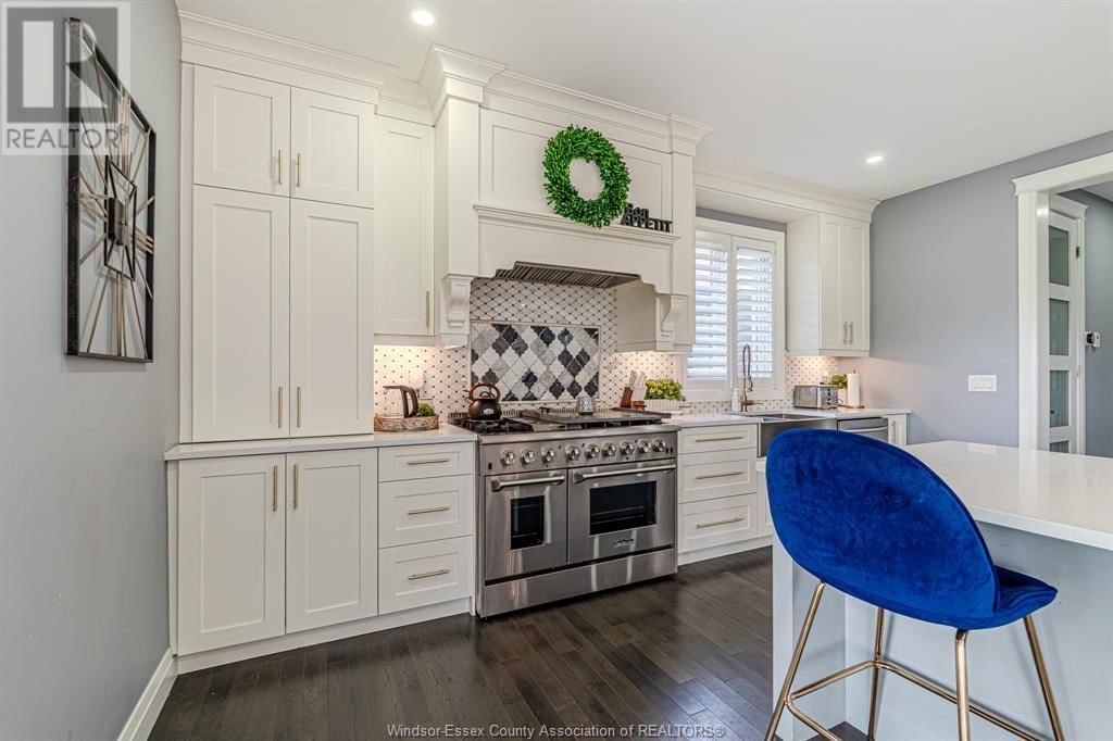 929 CHATEAU Image 16