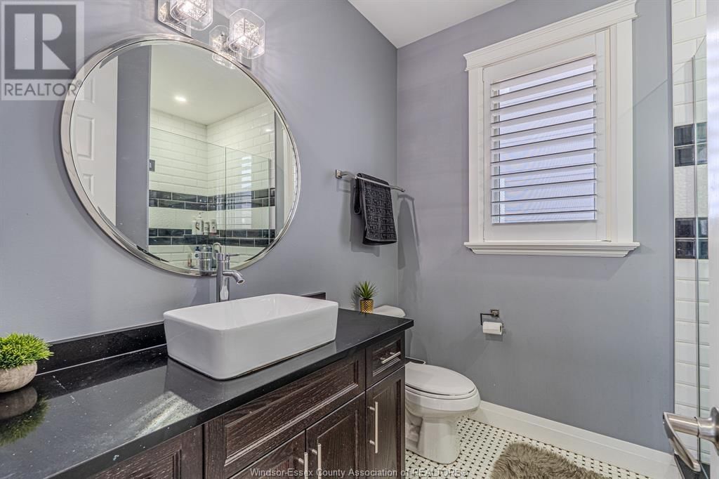 929 CHATEAU Image 24