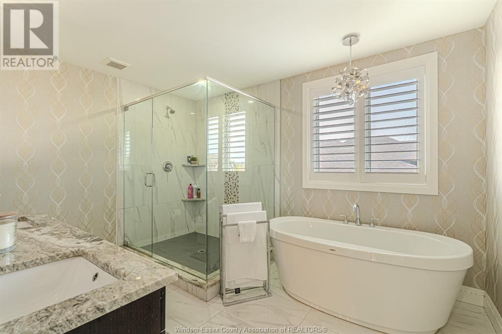 929 CHATEAU Image 27