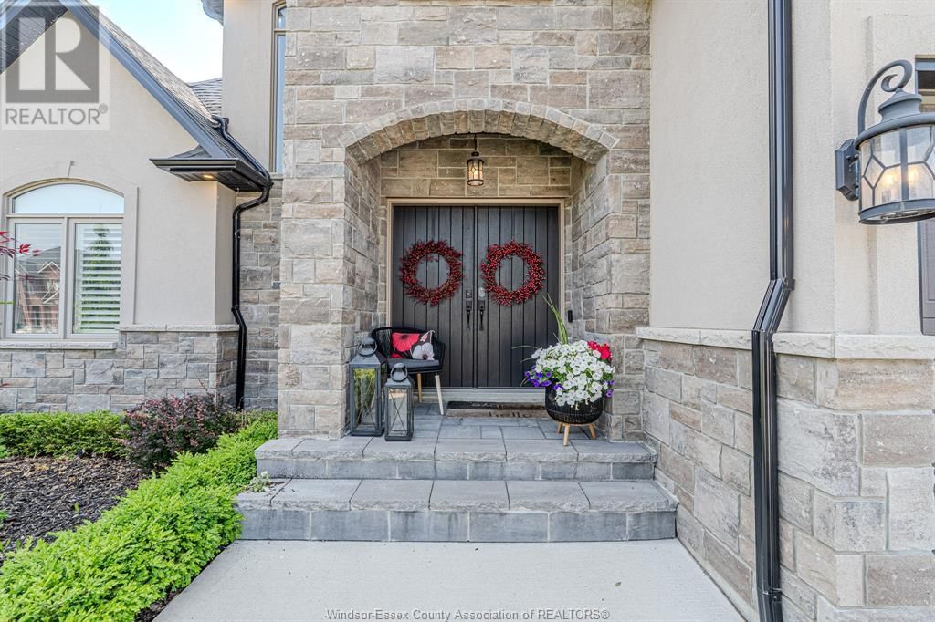 929 CHATEAU Image 3