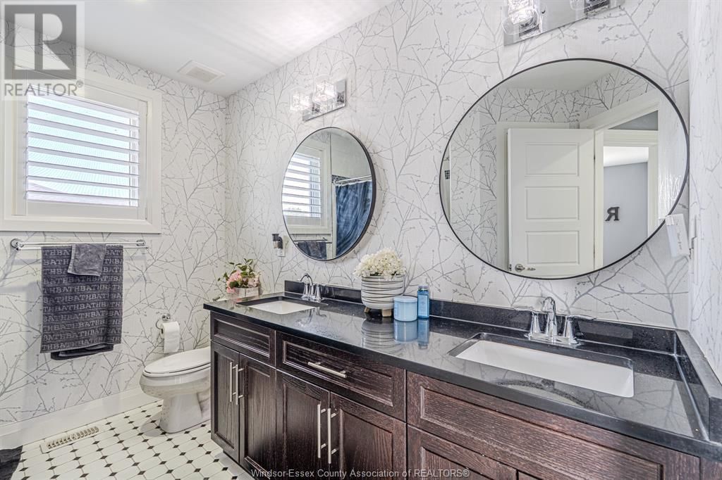 929 CHATEAU Image 31