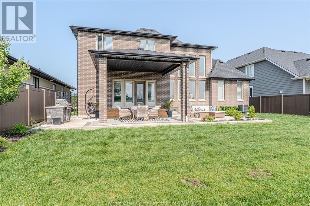 929 CHATEAU Image 42
