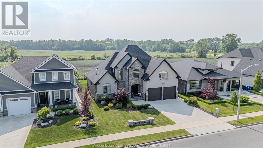 929 CHATEAU Image 45