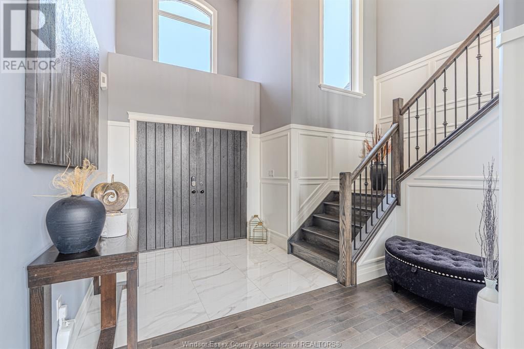 929 CHATEAU Image 5