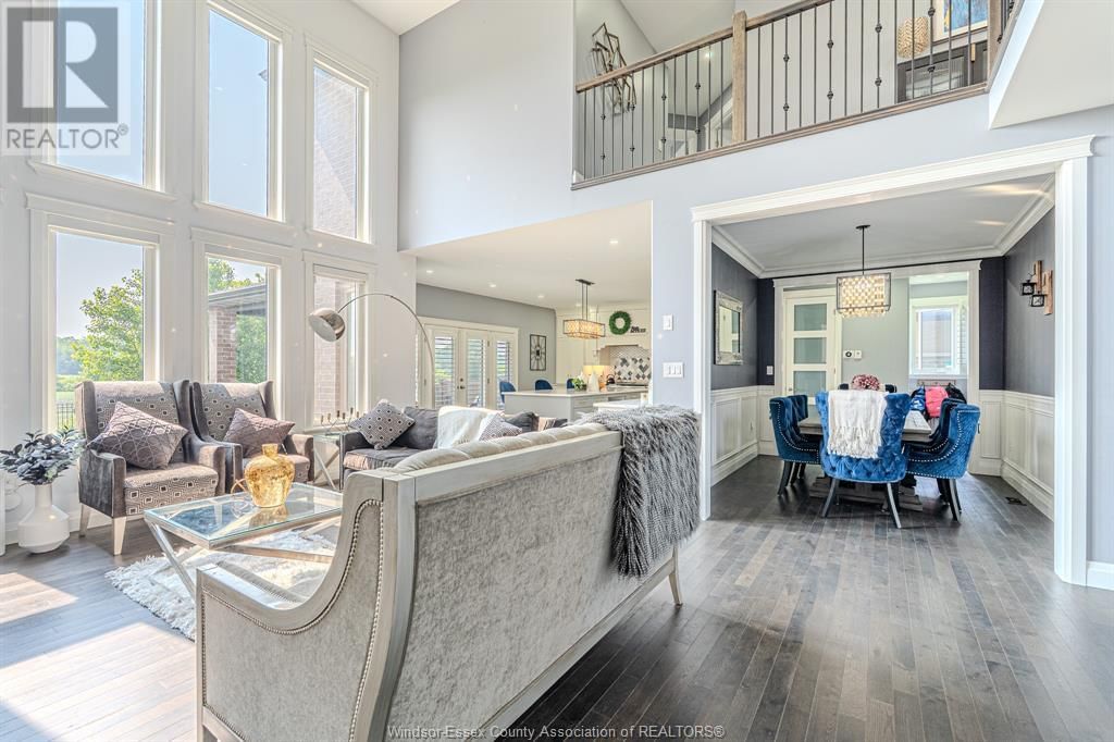 929 CHATEAU Image 9