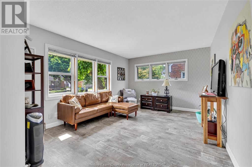 1080 PARKVIEW Image 10
