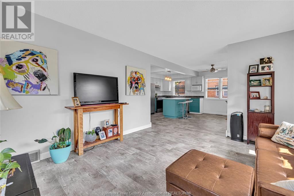 1080 PARKVIEW Image 13