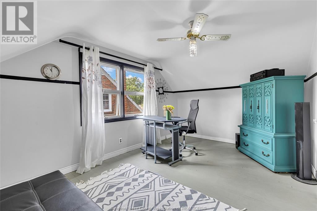 1080 PARKVIEW Image 17