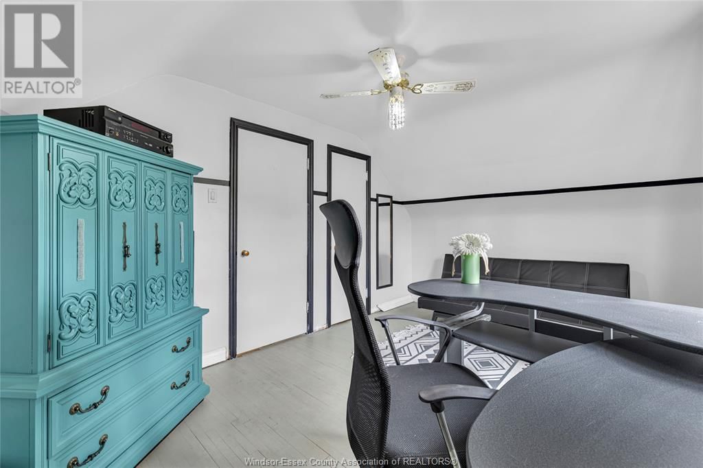 1080 PARKVIEW Image 18