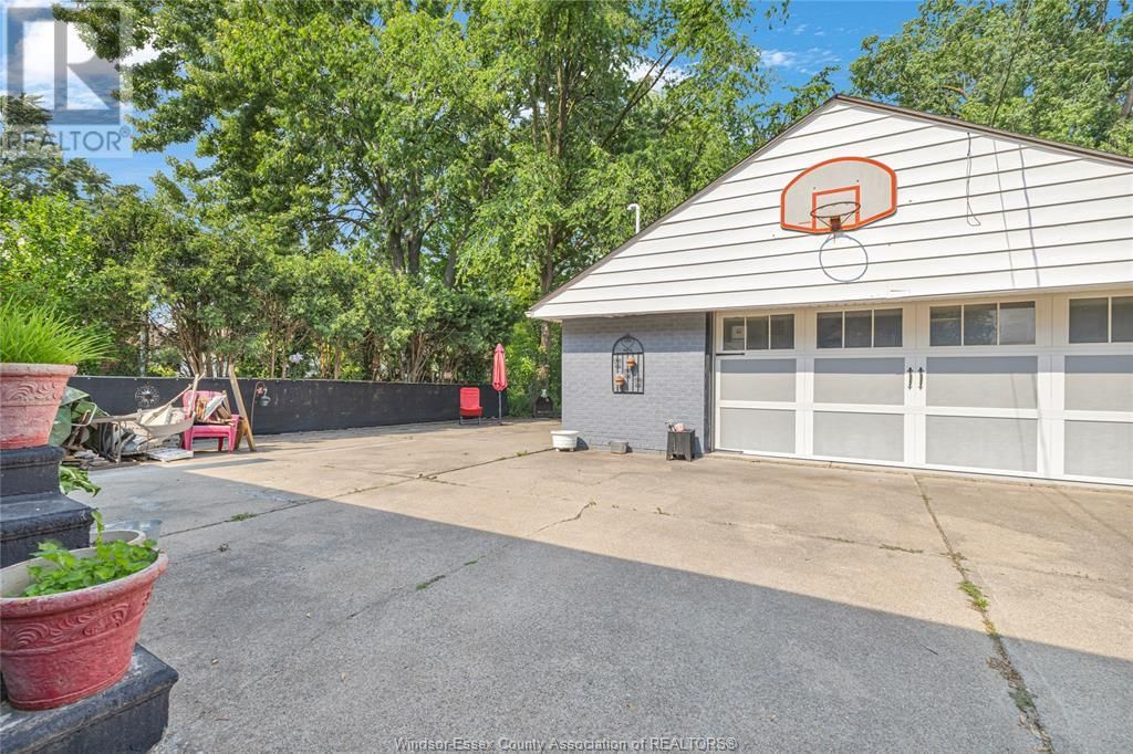 1080 PARKVIEW Image 20