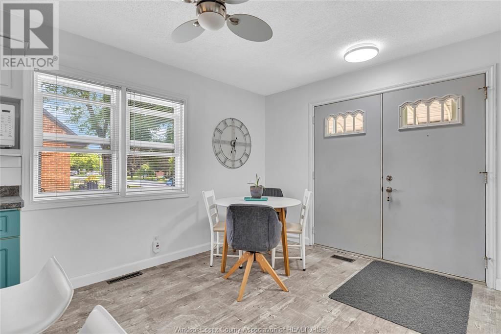1080 PARKVIEW Image 9