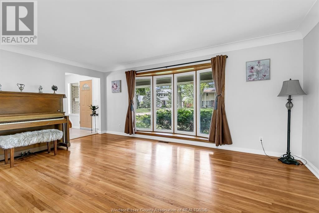 3170 MASSEY Image 6