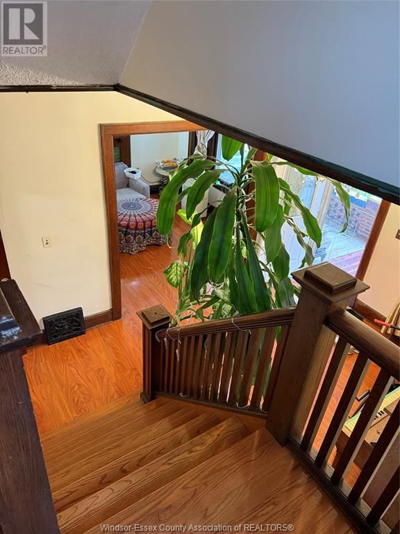 914 DOUGALL AVENUE Image 11