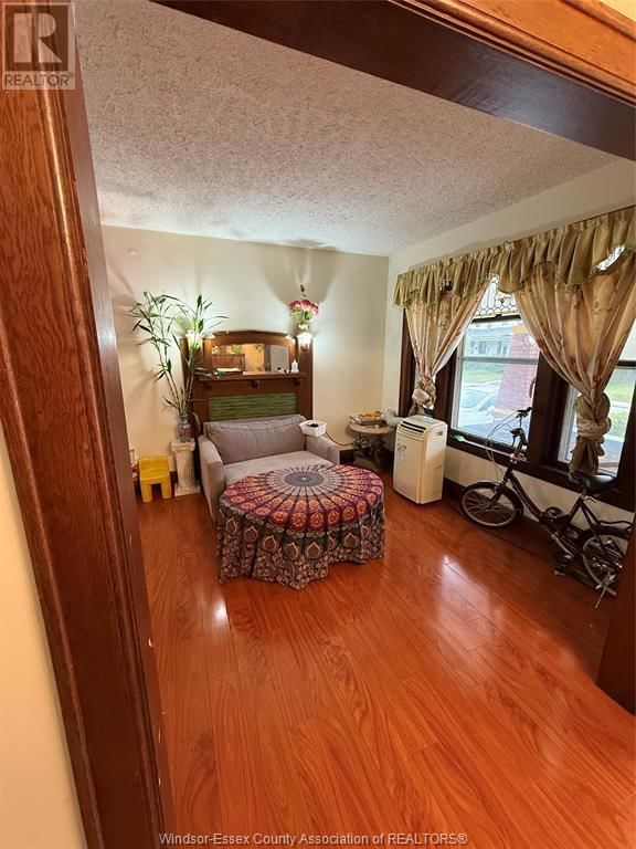 914 DOUGALL AVENUE Image 13