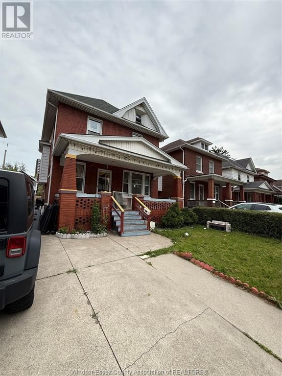 914 DOUGALL AVENUE Image 22