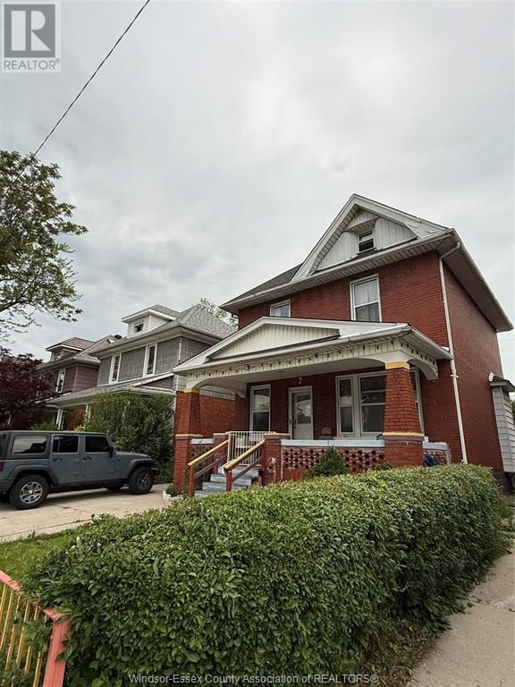 914 DOUGALL AVENUE Image 27