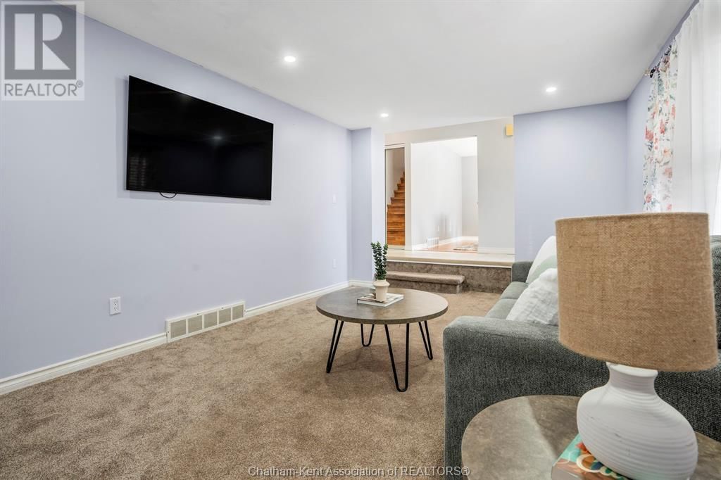 112 PARRY DRIVE Image 16