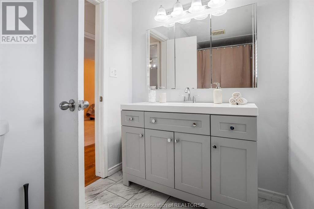 112 PARRY DRIVE Image 31