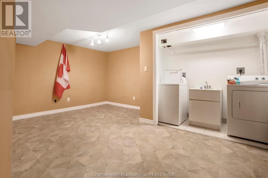 112 PARRY DRIVE Image 34