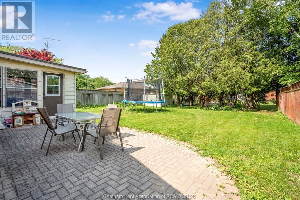 112 PARRY DRIVE Image 43