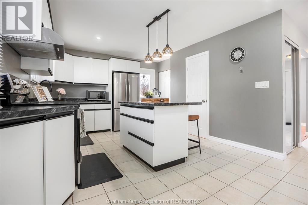 112 PARRY DRIVE Image 8