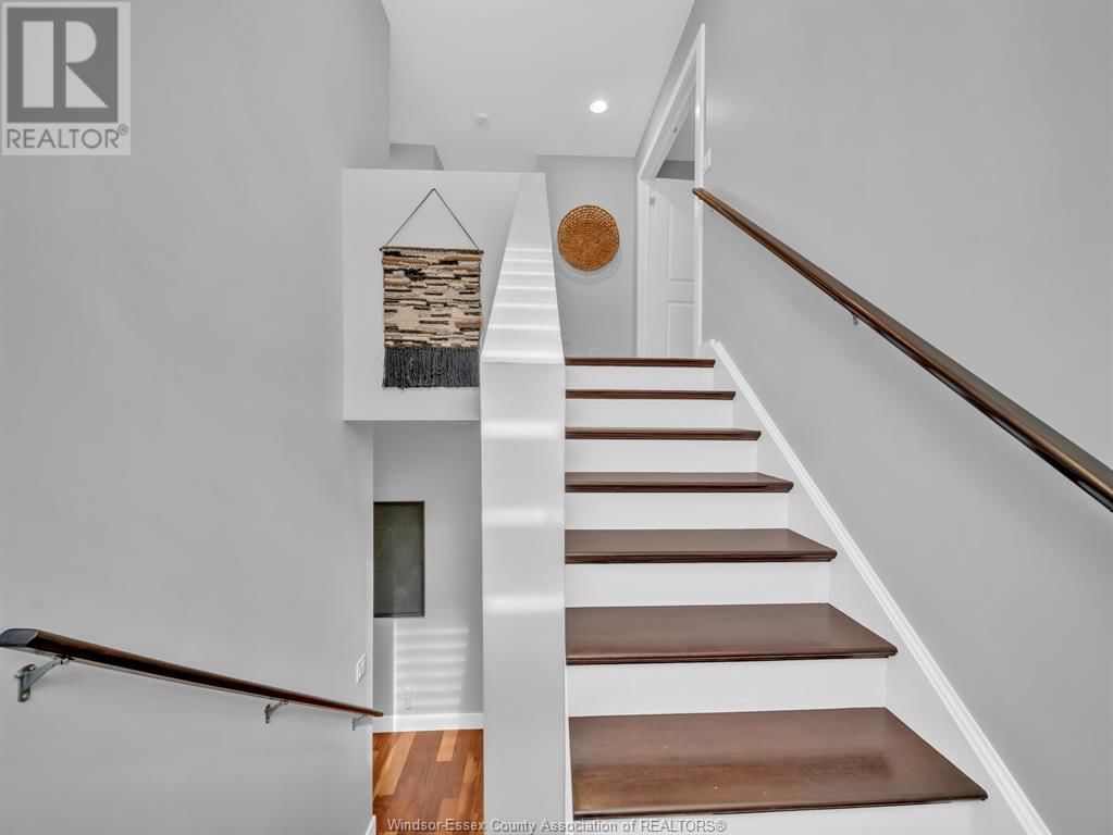 1083 REGENCY CRESCENT Image 22