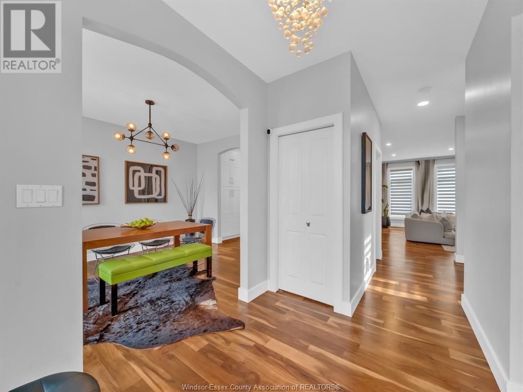 1083 REGENCY CRESCENT Image 3