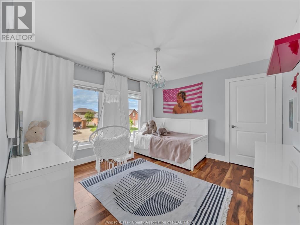 1083 REGENCY CRESCENT Image 32