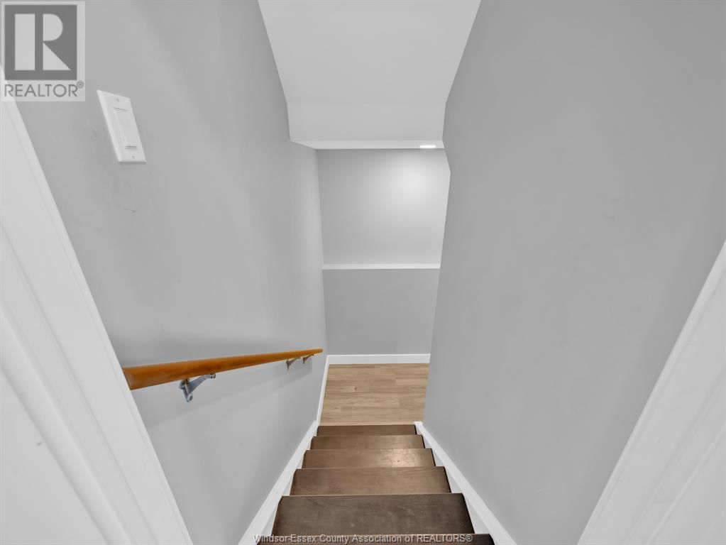 1083 REGENCY CRESCENT Image 34