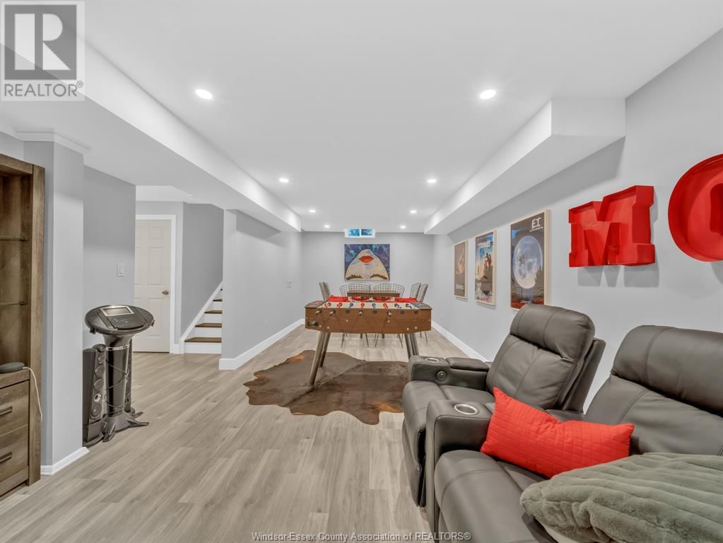 1083 REGENCY CRESCENT Image 36