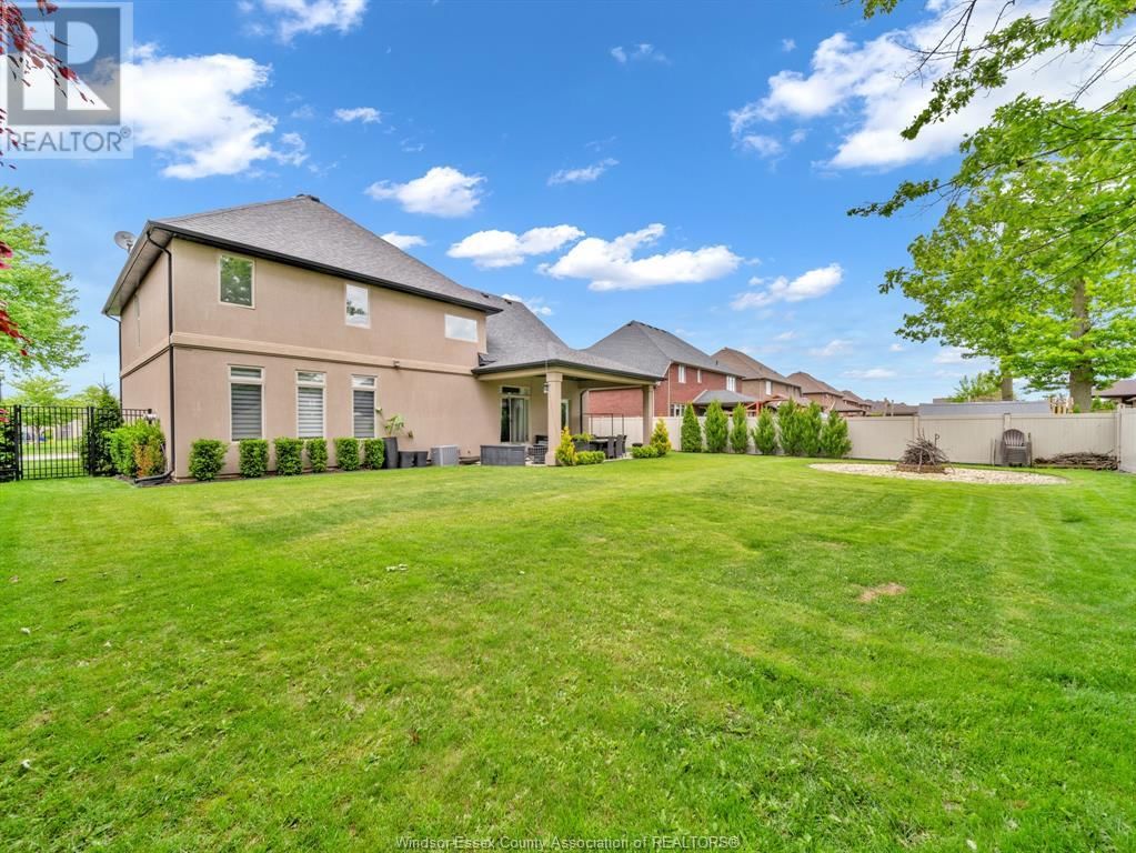 1083 REGENCY CRESCENT Image 47