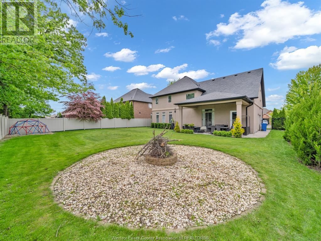 1083 REGENCY CRESCENT Image 48