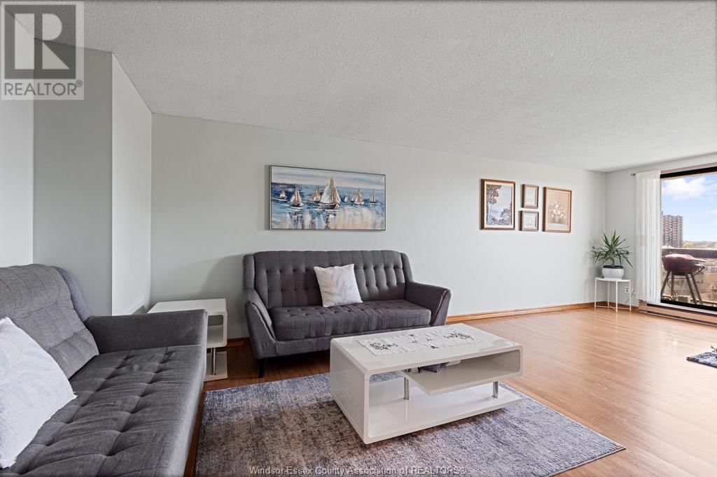 812 - 150 PARK Image 4