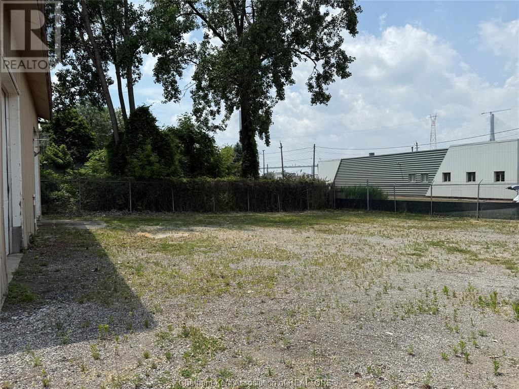 3715 RUSSELL STREET Image 16