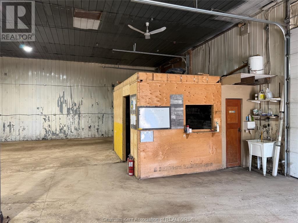 3715 RUSSELL STREET Image 25