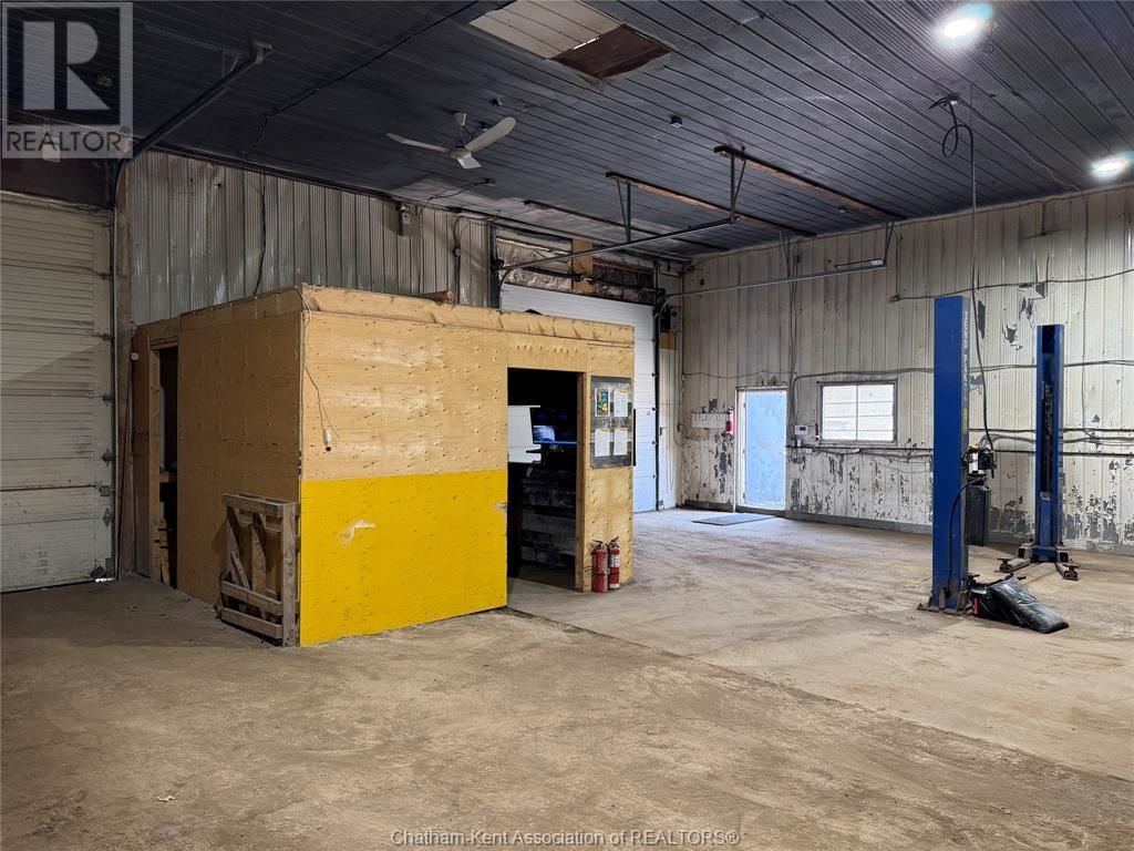 3715 RUSSELL STREET Image 30