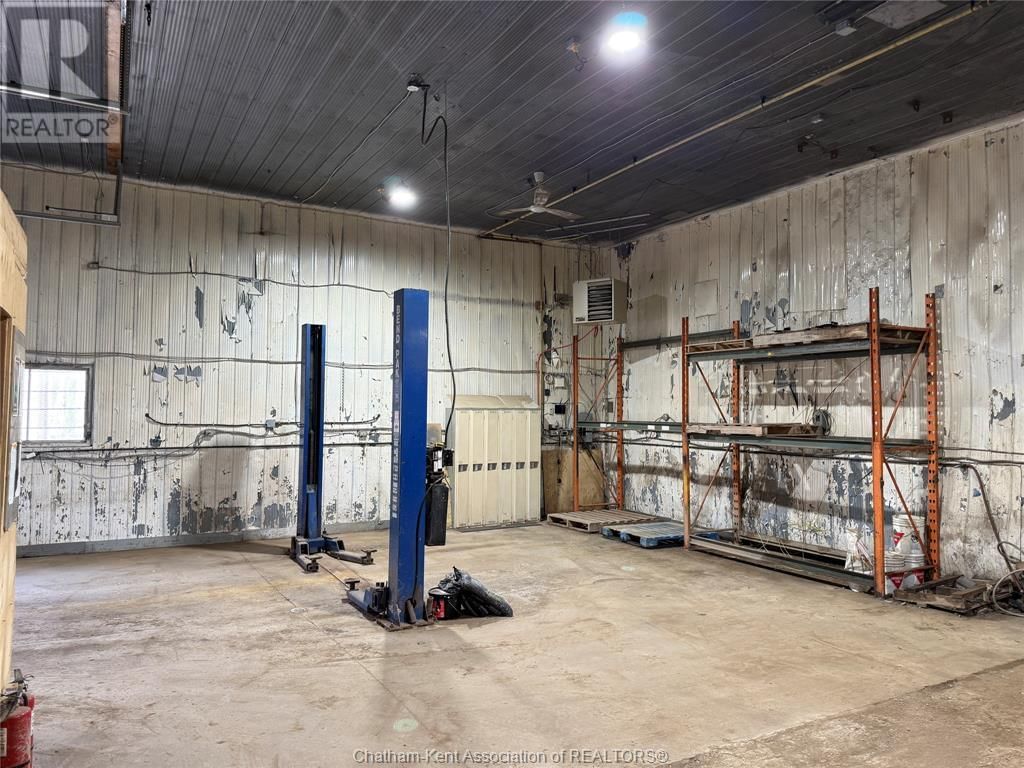 3715 RUSSELL STREET Image 31