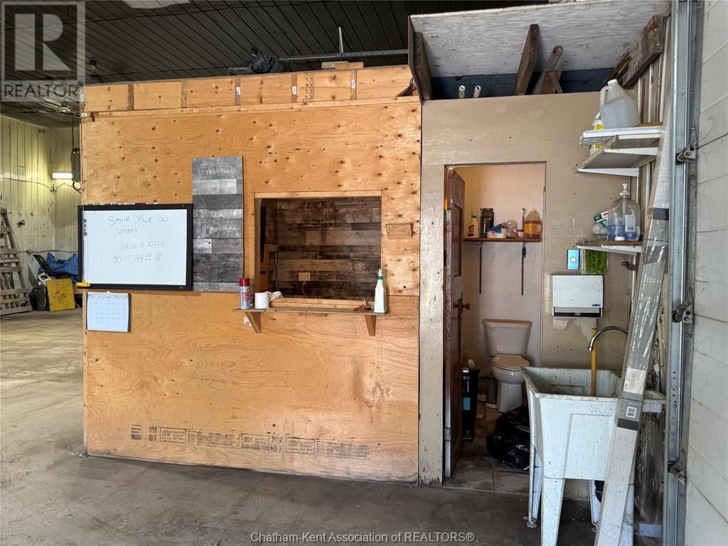 3715 RUSSELL STREET Image 34