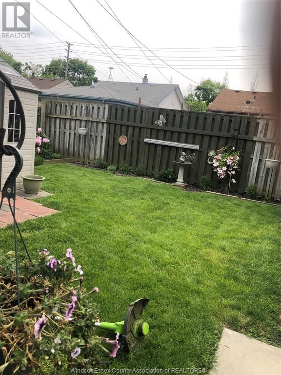 2265 FOREST AVENUE Image 12